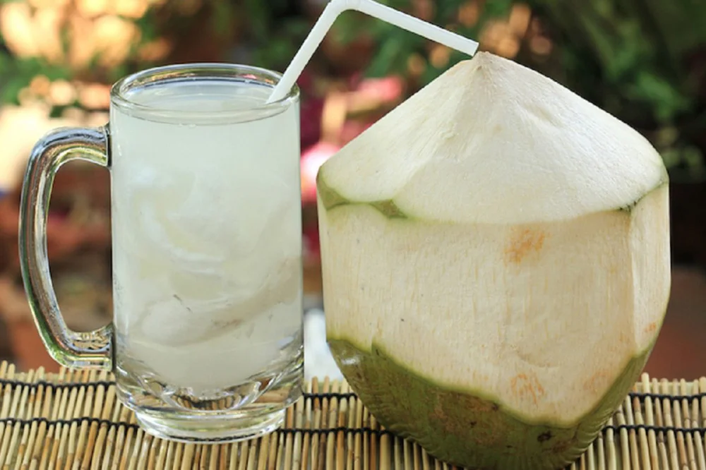 medpadiag-ba-bau-uong-nuoc-dua